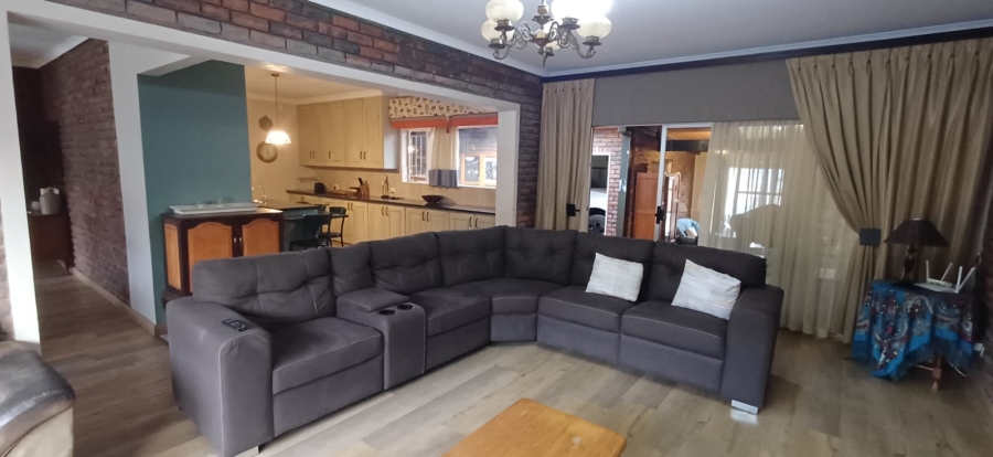To Let 5 Bedroom Property for Rent in La Provance Free State